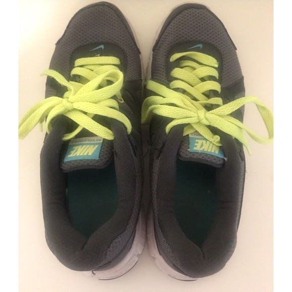 Women’s Nike Size 8 554900-008 Revolution 2 Gray Running Shoes Sneakers - Picture 4 of 6